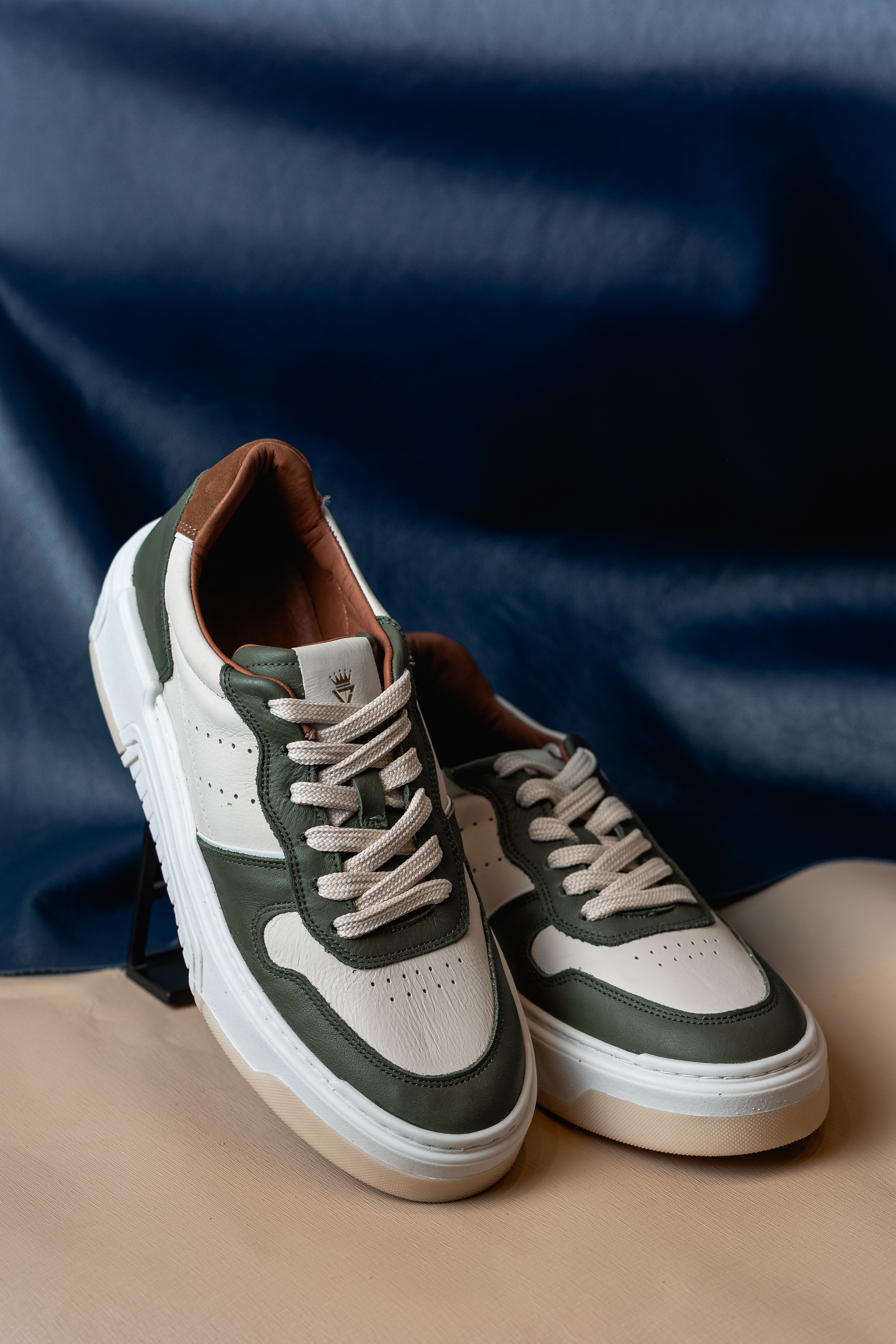 Sneakers •LBT•