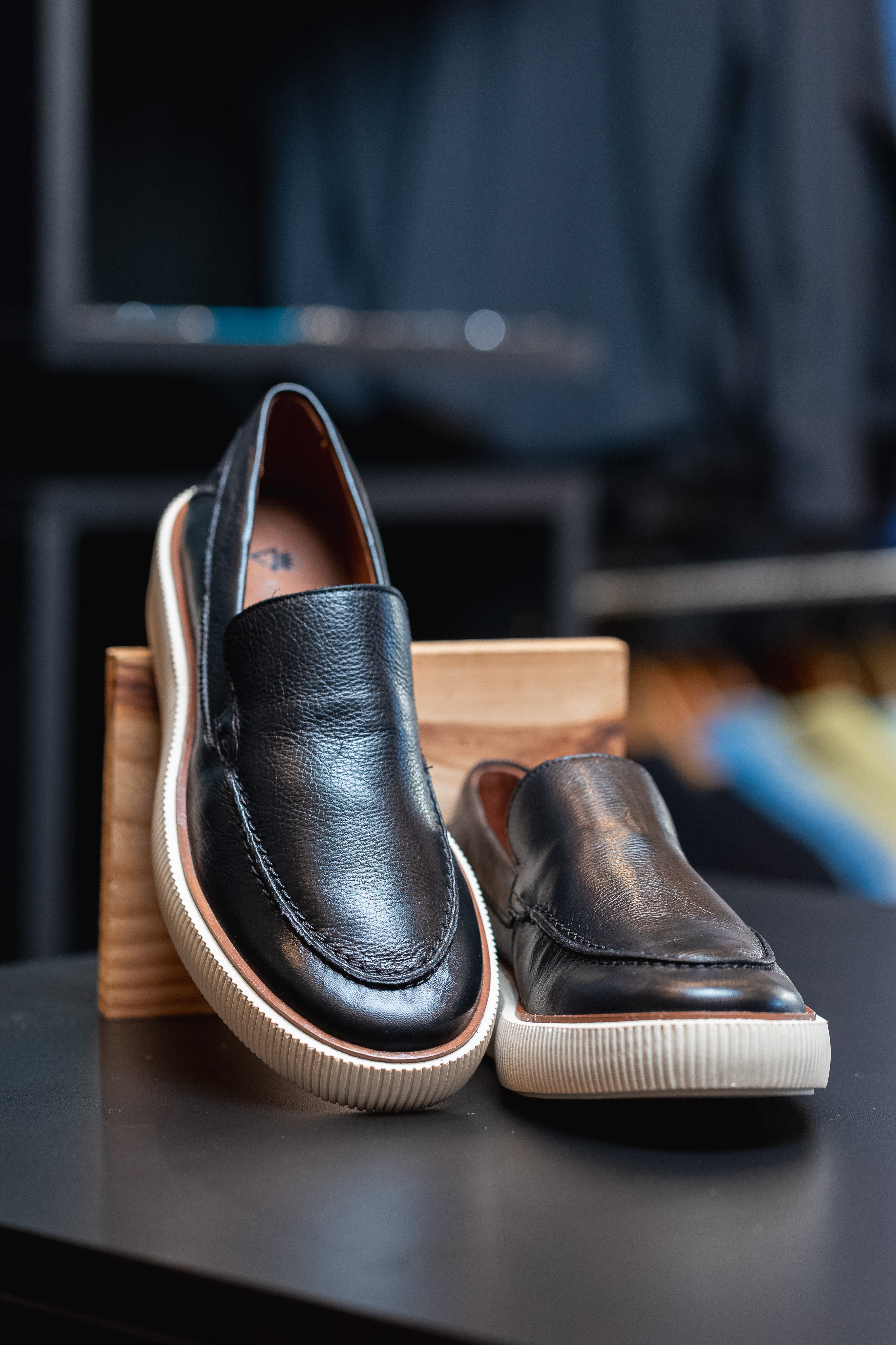 Slip On Cona Black